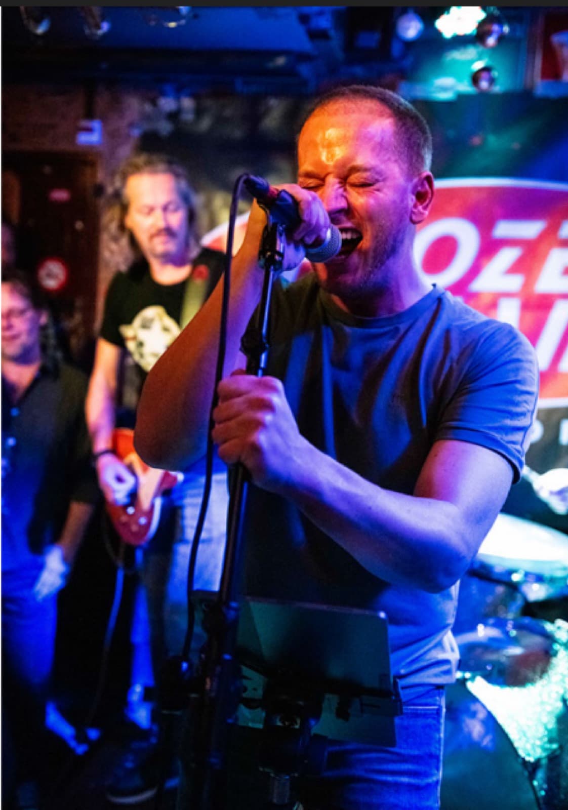 Frozen Steam — Erik aan de microfoon